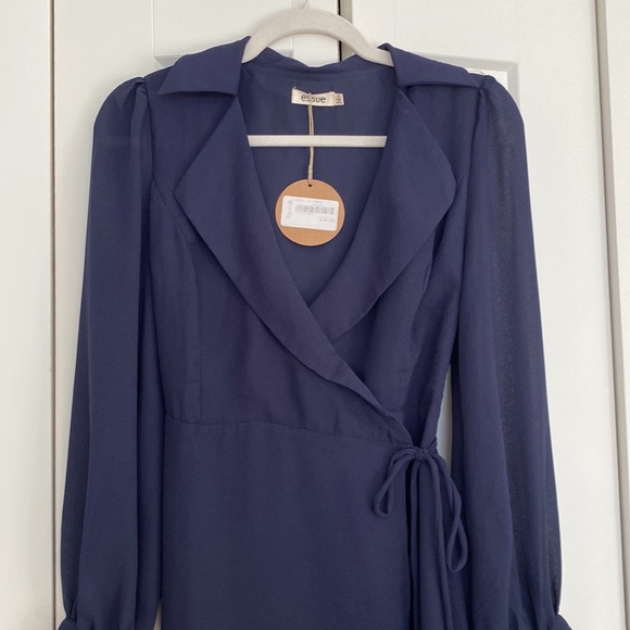 NWT Blue wrap dress with long sleeves. Essue brand, size S - Picture 2 of 7
